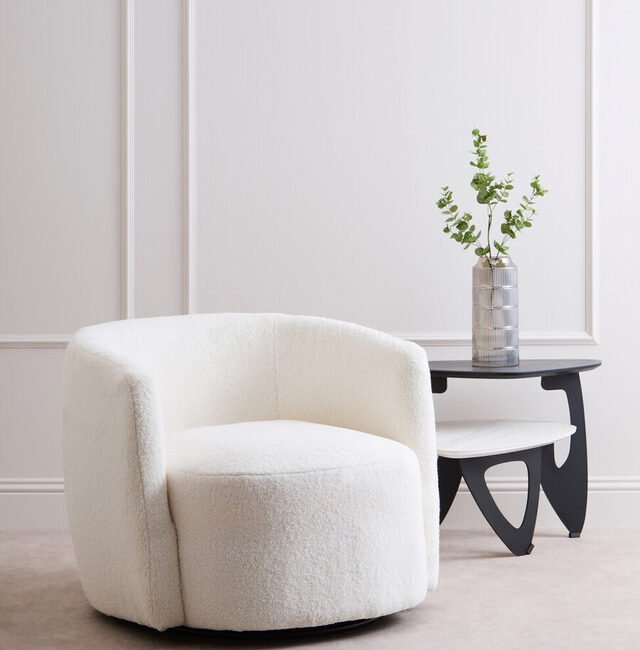 What Is Soft Maximalism? The Cozy, Layered Look Taking Over Right Now