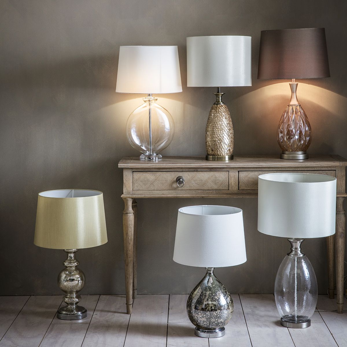 dahlia table lamp