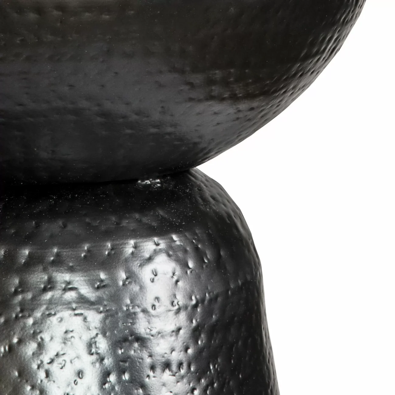 Heldwich Side Table Black