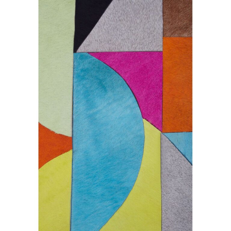 Bold Art in Neutral Spaces: Curating Statement Pieces for a Chic Contrast