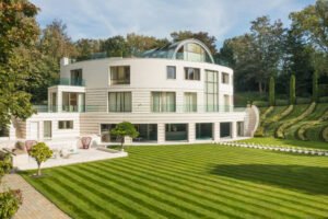 Merton Lane, London, N6