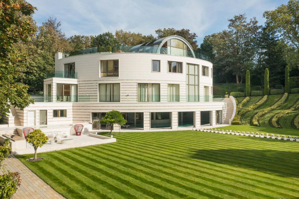 Merton Lane, London, N6