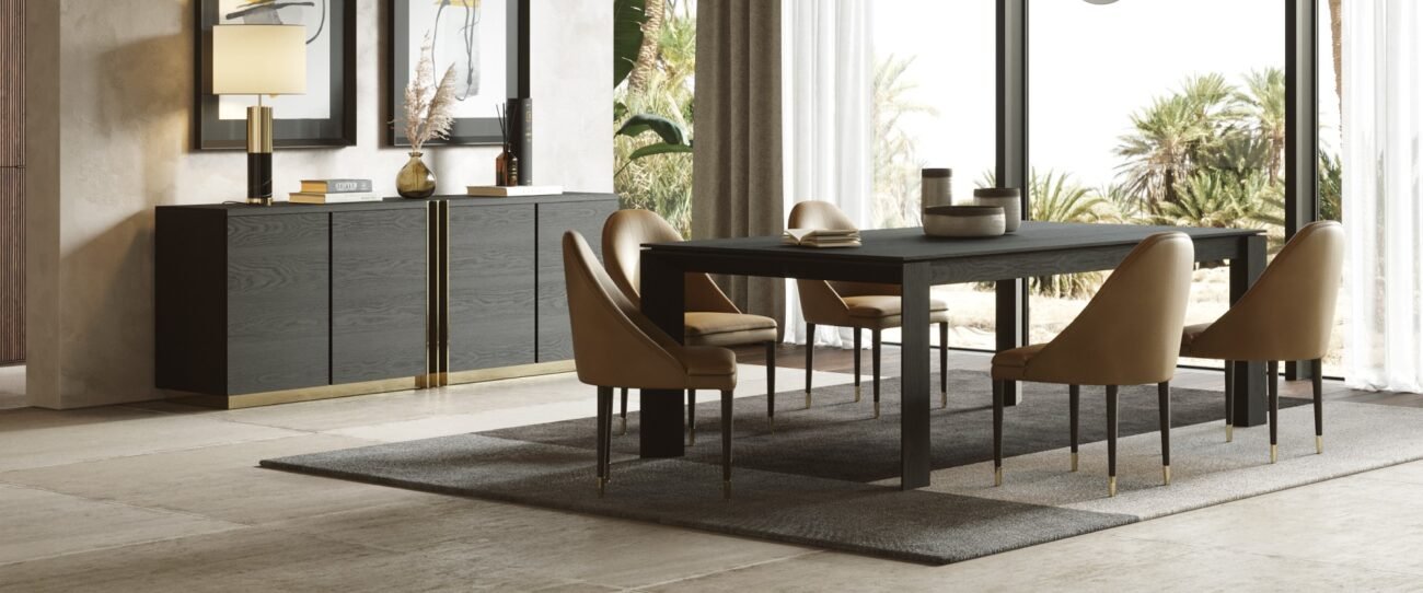 Susan extendable dining table